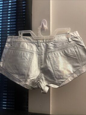One Teaspoon Metallic Sheep Leather Silver High Waist Shorts Size 28 NWT Revolve
